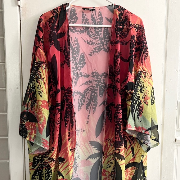 Kimono - Picture 1 of 3